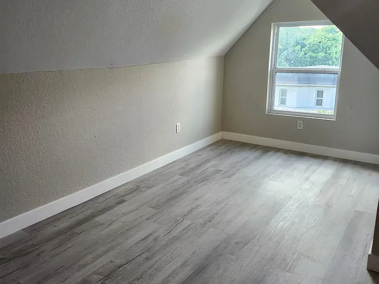 203 W Morrison St — Photo 12