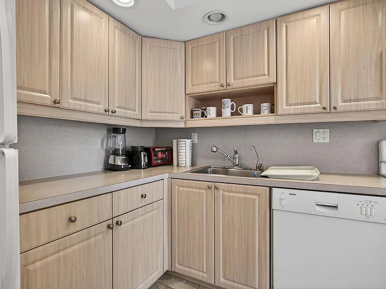 3150 NE 48th Ct #104 — Photo 7