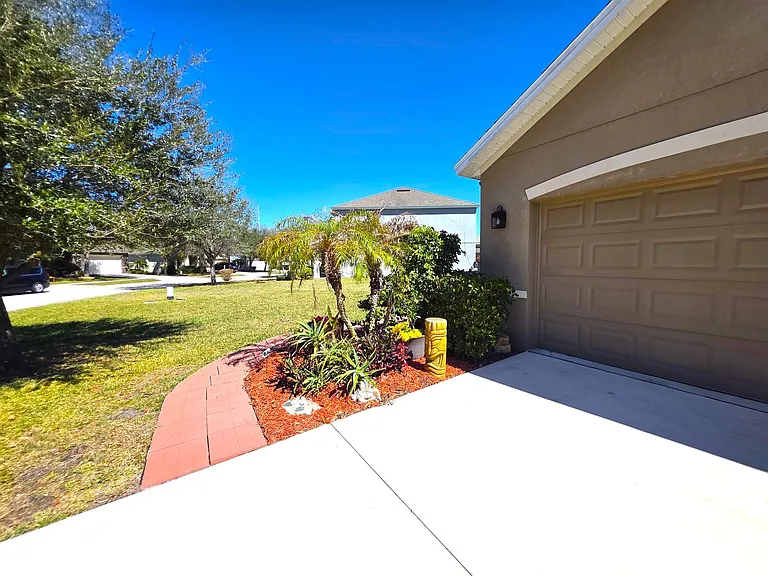1440 Lexington Sq SW — Photo 39