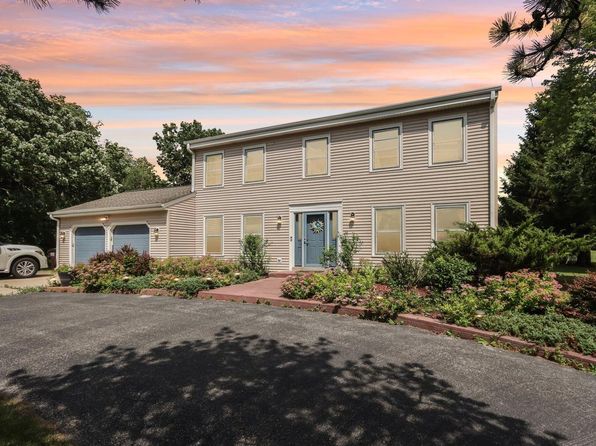 W335S5022 Fox Hollow DRIVE, Dousman, WI 53118