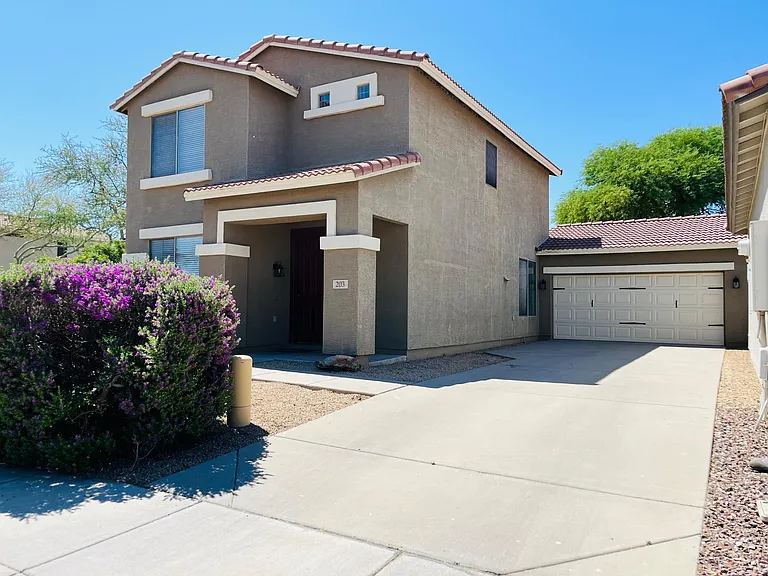 203 W Nolan Way — Photo 2