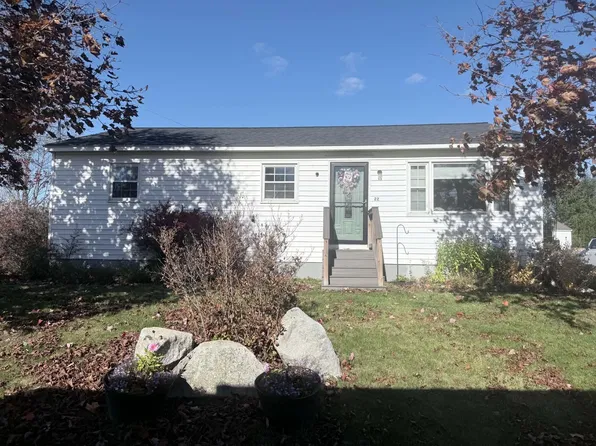 22 Somerset Avenue, Fairfield, ME 04937