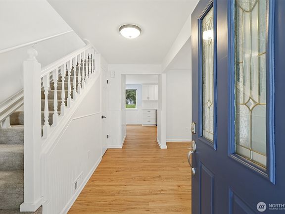 4th image of 5810 36th Avenue E