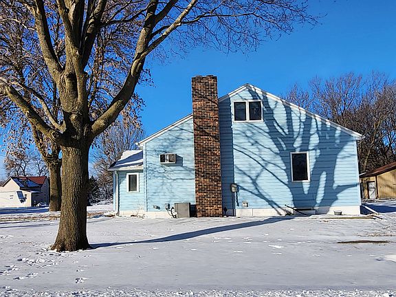 3rd image of 702 Beech St