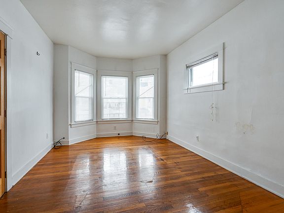 3rd image of 6911 Franklin Blvd #1