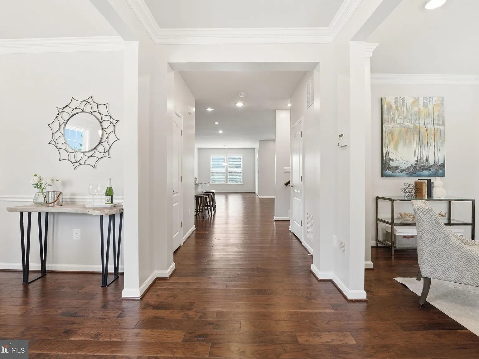 5 bed, 4.5 bath, 4861 sqft, $4,300 — Photo 3
