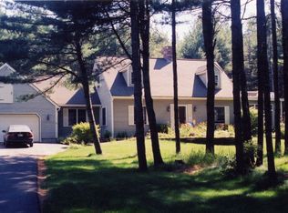 8 Surrey Ln, Hampden, ME 04444