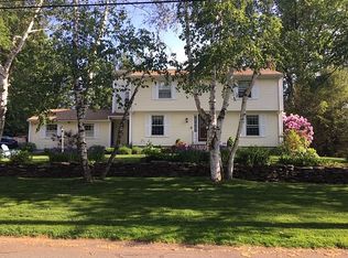 101 Morningside Dr, Longmeadow, MA 01106