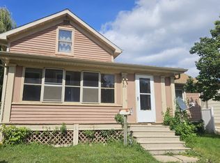 215 Sibley St, Fond Du Lac, WI 54935