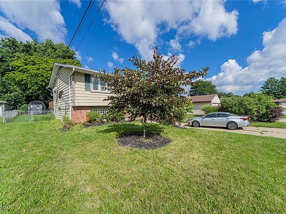 3rd image of 9094 Roosevelt Dr