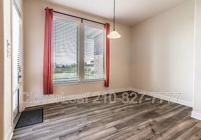 908 Sussex Cv — Photo 22