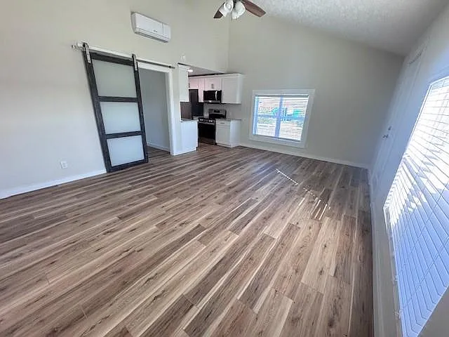4406 Helen St #2 — Photo 8
