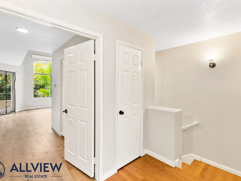33 Silverwind — Photo 13