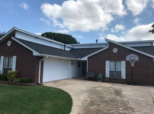 1312 NW 8th St, Moore, OK 73170