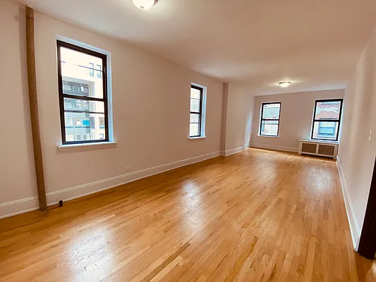 Rented by Metropolis Real Estate of Manhattan | media 21