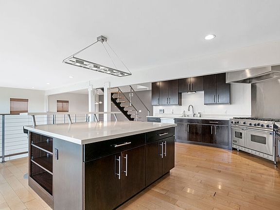 4th image of 2140 Beech Knoll Rd