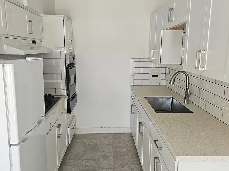 405 Corona Del Mar #9 — Photo 3