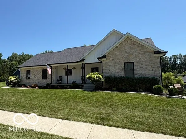 860 N Abigail Ln, Ellettsville, IN 47429