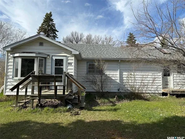 301 Belfast St, North Portal, SK S0C 1W0