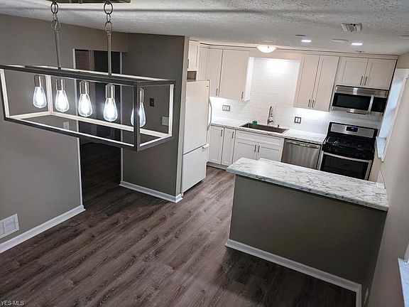 3rd image of 1030 Kevin Dr