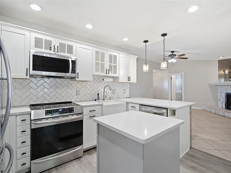 7403 Providence Rd — Photo 40