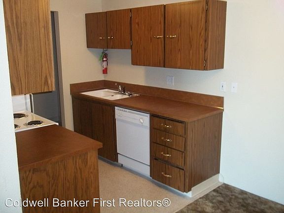 3rd image of 950 E Sumach St APT 5