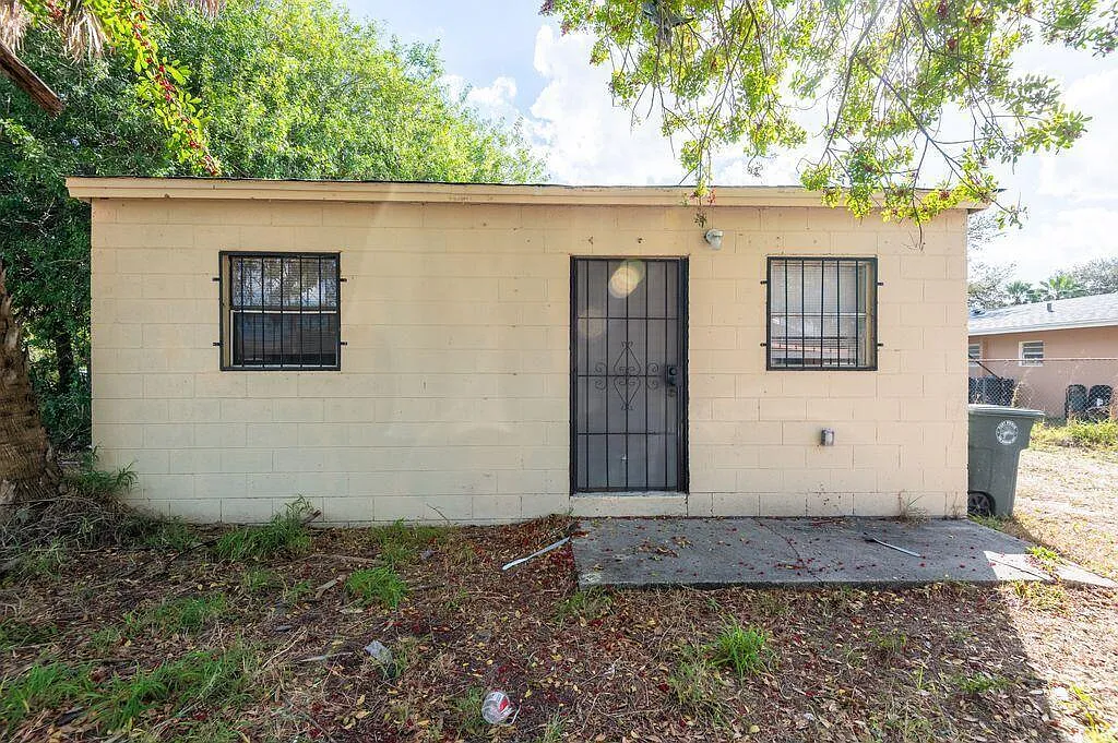 2 bed, 1.0 bath, 576 sqft, $1,175 — Photo 1