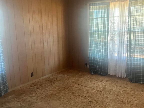 3rd image of 287 Blueberry St