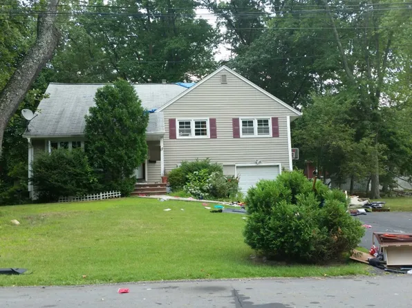 17 Inwood Ln, Spring Valley, NY 10977