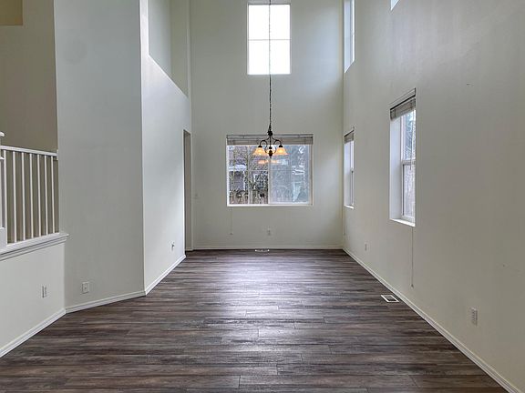 5th image of 24035 SE 11th Pl