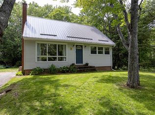 5 Oakleaf Cres, Grand Lake, NS B2T 1B3