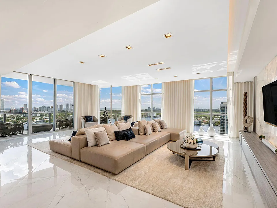 17301 Biscayne Blvd #Penthouse 7