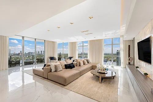 17301 Biscayne Blvd Photo 1
