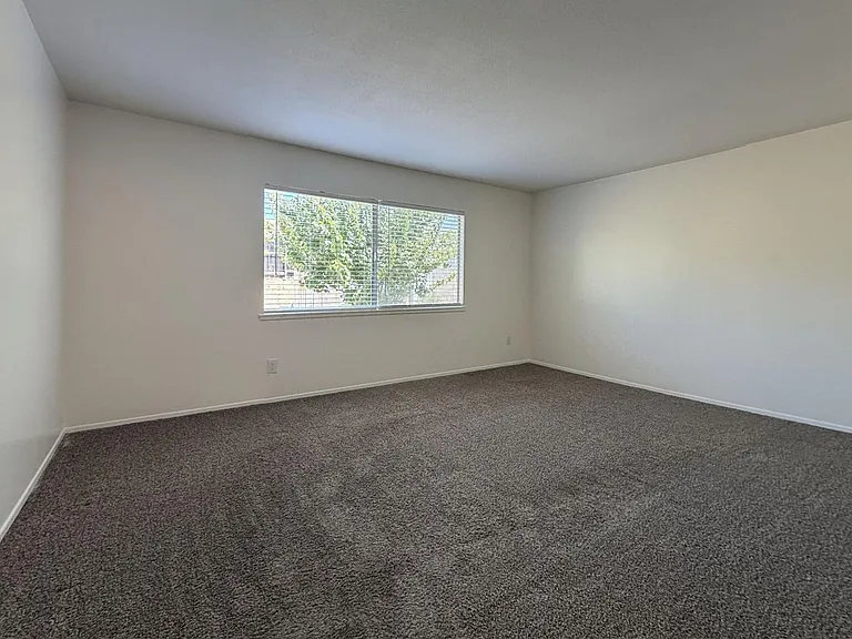 11231 Reddiford Ct — Photo 7