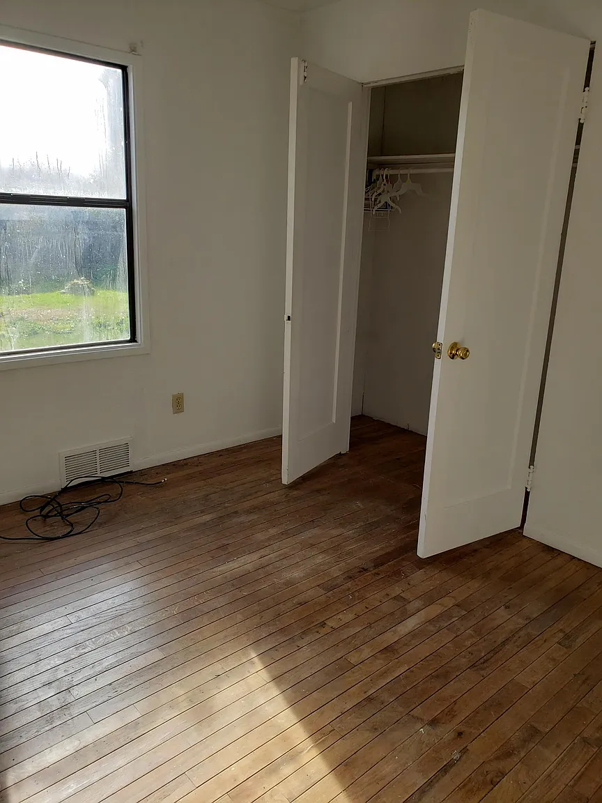 3030 Sumner Ave photo 1