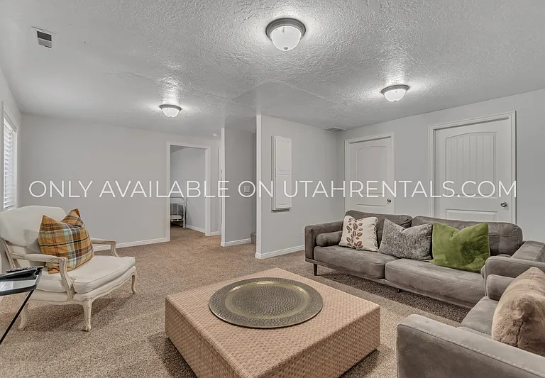 232 W 200 N — Photo 19