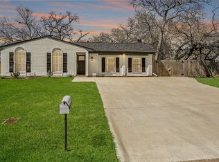 1203 Hawk Tree Dr, College Station, TX 77845