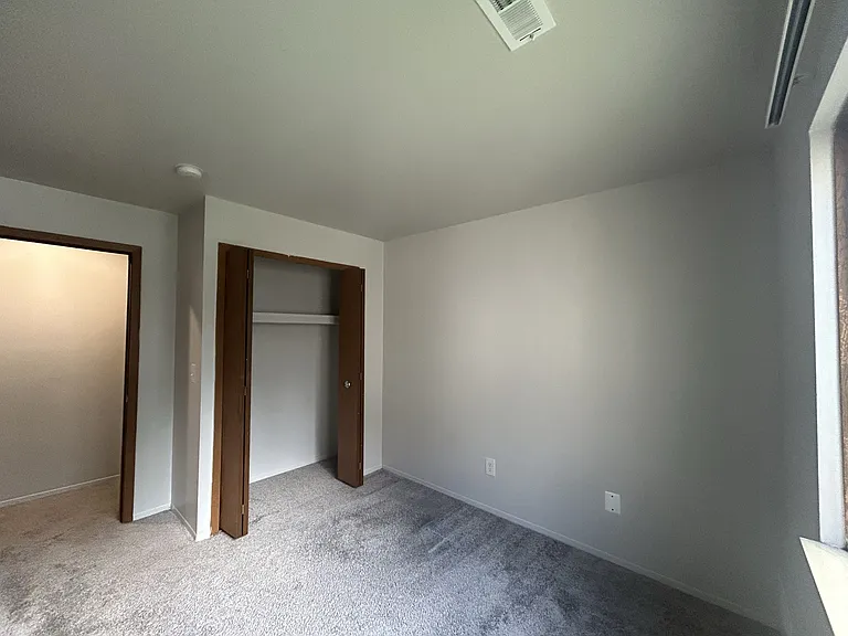 Woodland Villa Apartments — Photo 31