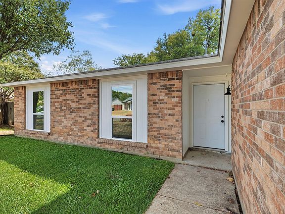 4th image of 3817 Longmeadow Way