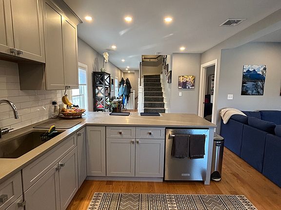 2nd image of 319 Washington St #3