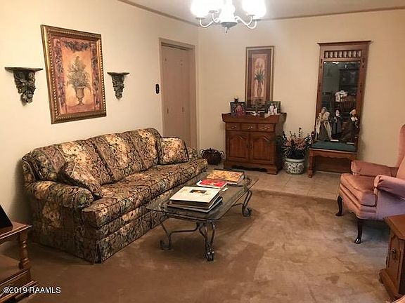 5th image of 1411 W Oak Ave