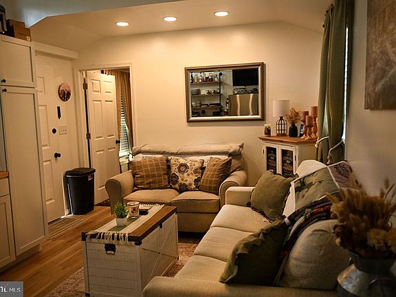 3rd image of 502 White Pine Ln