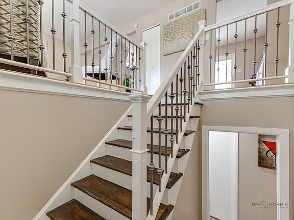 4th image of 5127 Roberta Ln