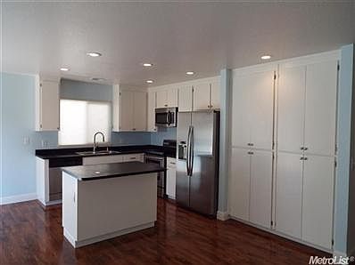 3rd image of 1521 Zinfandel Dr