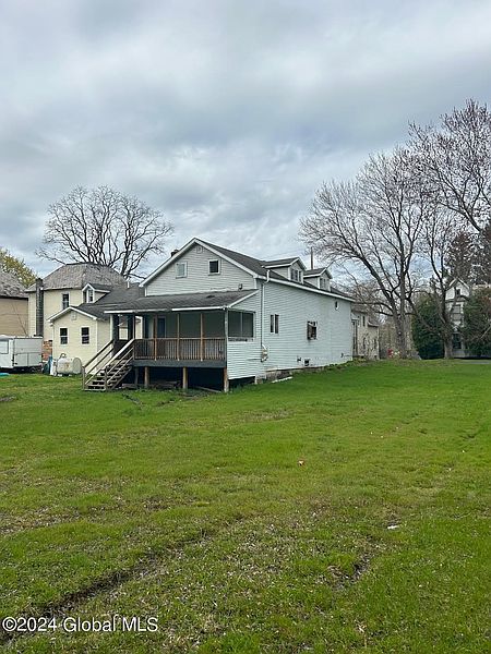 3rd image of 33 Barber Avenue