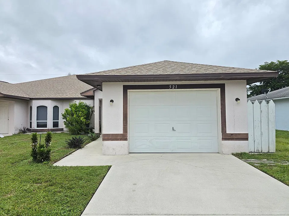 521 SE 23rd Pl