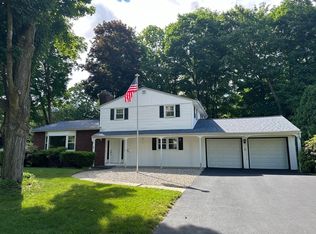 4 Burns Way, Holyoke, MA 01040