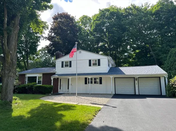 4 Burns Way, Holyoke, MA 01040