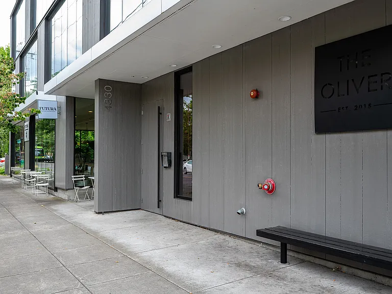 The Oliver — Photo 6
