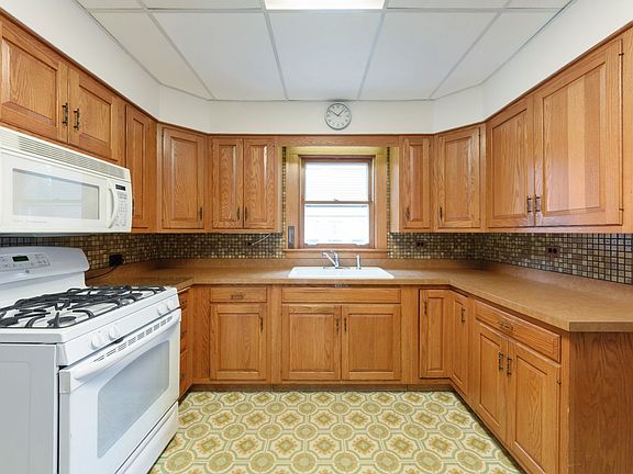 5th image of 265 N Hale St